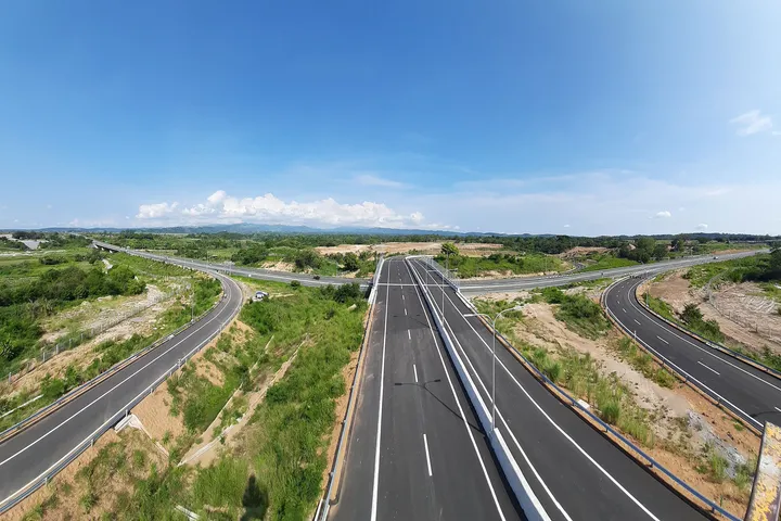 Montclaire Interchange, Philippines